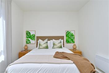 Christchurch CBD · Balcony · Walk Everywhere - 180 on Hereford - 
