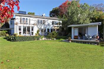 Ah House, Nelson City B&B Garden Apartment - Nelson
