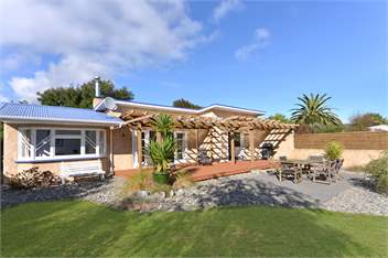 Pohara Beachfront Bliss - Pohara