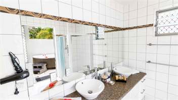 Cooks Bay Villas, Vaimaanga Beach - Rarotonga