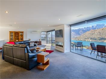 Scenic Hot Tub Haven on Queenstown Hill - Queenstown