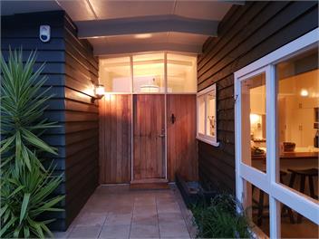 Classic bach in prime location - Taupo