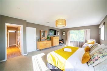 #1 GROUP STAY ON AIRBNB CHCH, TOP LOCATION, BEST VALUE+++❤️❤️❤️ SLEEPS 12 - Christchurch