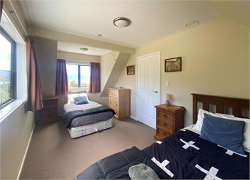 Stunning Panoramic views - 5 Bedrooms - 15m to Wanaka - Wanaka