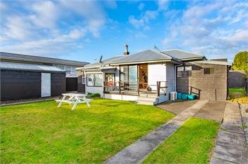 Raglan Holiday Home -