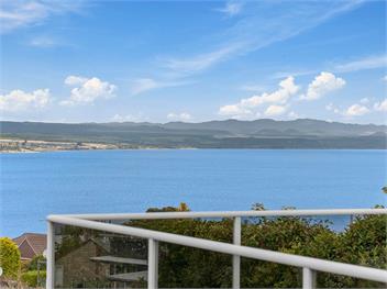 Lofty Lakeviews (Bachcare) - Acacia Bay