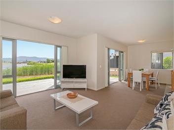 Lakeside Villa Retreat (Bachcare) - Matarangi