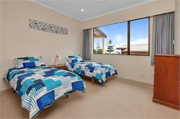 Seaside on Stratford (Bachcare) - Cable Bay