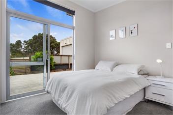 Relax on Dillon (Bachcare) - Waihi Beach