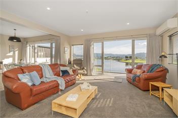 Dunes Lake View Apartment - Welcome Gift on arrival! - Matarangi