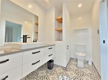 Hosts on the Coast Hillview Hideaway - Waihi Beach