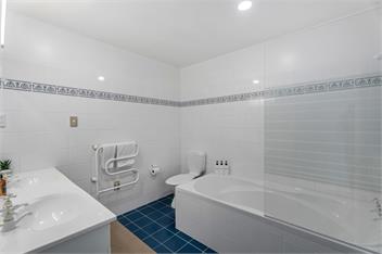 Frankton House (Bachcare) - Queenstown