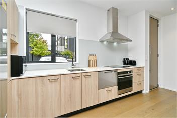 City Townhouse - 2BR Comfort, Private & Parking - Christchurch