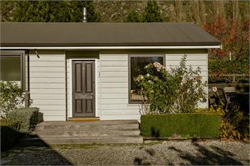 Frankton Favourite (Bachcare) - Queenstown