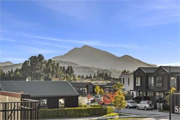 Wanaka Modern 2-Bed 2-Bath Apt - Wanaka