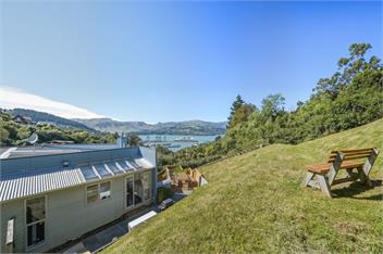 Harbour Crest Retreat (Bachcare) - Lyttelton