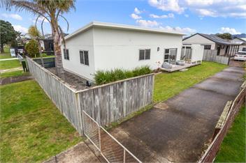 Whanga on Foot - Fantastic Location! - 