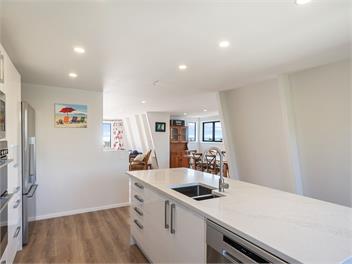 Paraparaumu Beach House · Dogs Welcome - Sunset Shores - 