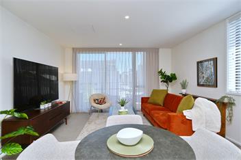 Christchurch CBD · Balcony · Walk Everywhere - 180 on Hereford - 
