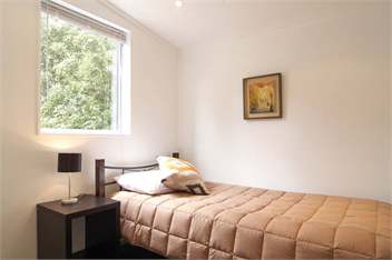 Nut Point Cottage - (Christchurch City and Country Cottages) - West Melton