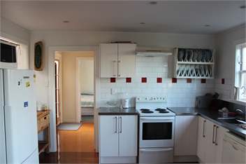 Light & Clean Family Friendly Beach Bach - Waverley, Taranaki