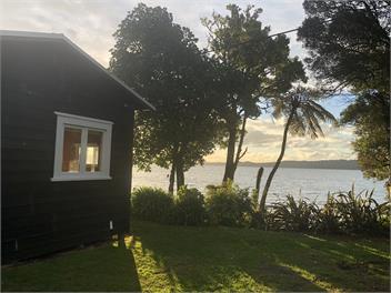 The Shack - Boatshed and Bach - Rotorua