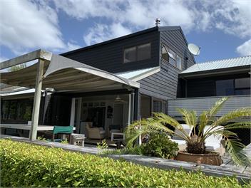 Holiday Home in Matarangi, Coromandel - Matarangi