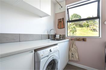 NEW Sunny Family Friendly home with SPA near everything - Waiheke