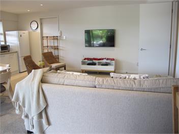 Gem by the Sea 2 Min Walk to Beach & Cafes - Auckland