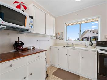 Central Riverside Retreat (Bachcare) - Taupo Central