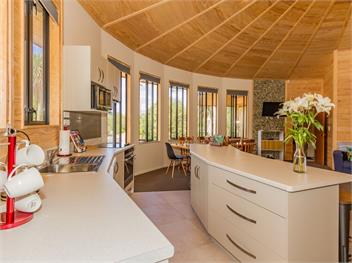 The Snowglobe (Bachcare) - Ohakune