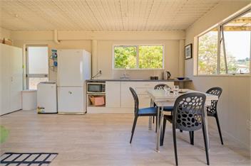 The Black Shack (Bachcare) - Cooks Beach