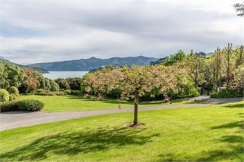 Fantail Cottage with Sea Views (Bachcare) - Akaroa