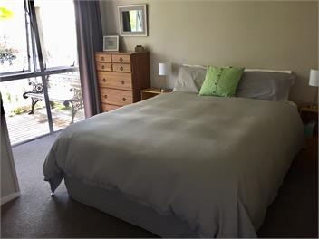 Puka Lodge Bach - Waikanae Beach