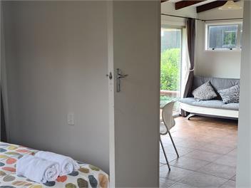 HOT WATER BEACH COTTAGE - Beach Front - Hot Water Beach