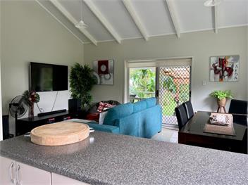 Papa Mauri's Place - Vaimaanga