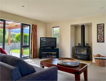 Meadowstone Holiday - with EV charger - Wanaka
