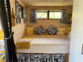 Are Mii a stylish one room container home - Rarotonga