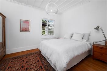 Quintessential Russell Cottage Right In The Heart Of The Village - Russell