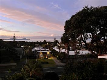 Ocean Paradise Retreat: Unwind at Waipu Cove Beach - Whangarei