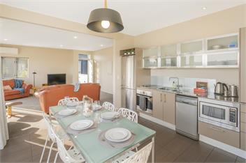 Dunes Lake View Apartment - Welcome Gift on arrival! - Matarangi