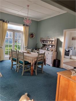 Eclectic Cottage - New Plymouth
