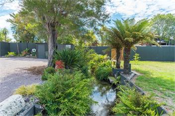 Streamside Flax Cabin - Waitahanui, Taupo - Taupo