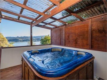 The Mount Paku Bach (Bachcare) - Tairua