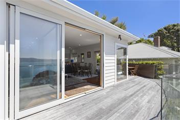 Stay over the Harbour - Beautiful Miramar Villa - Wellington