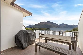Central 4 BDR Home | WI-FI | Views | Free Parking - Queenstown
