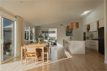 Papamoa Beach Retreat with Pool - Papamoa