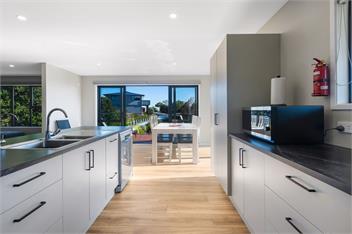 Bay View Escape (Bachcare) - Cable Bay