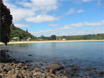 Tapuaetahi Beach Bach - Bay of Islands