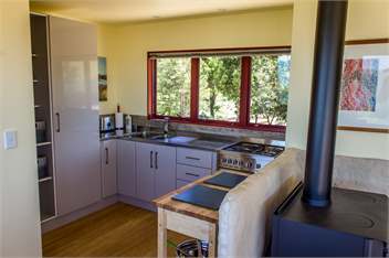 Sunrise Apartment, Golden Bay "Beachfront Heaven" - Takaka
